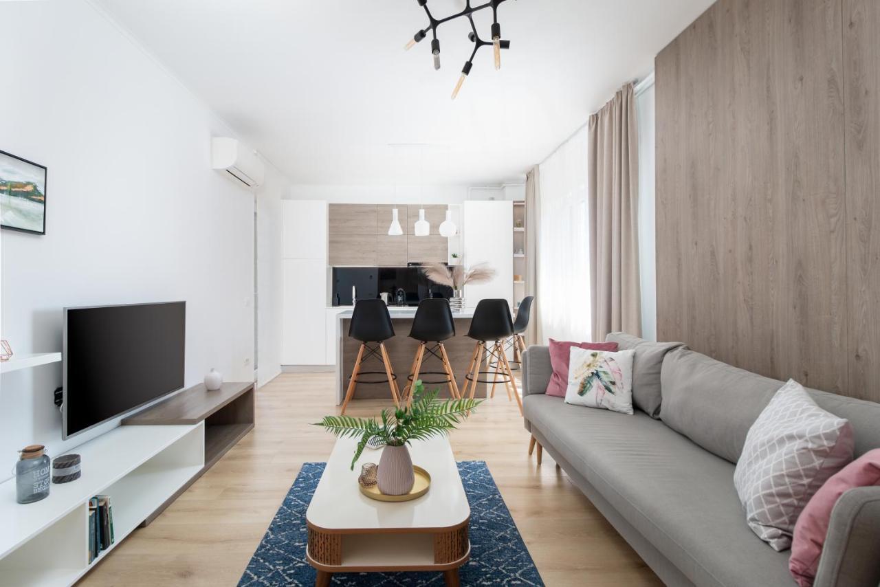 Blanche Residence - 2 bedrooms Apartment Pta Unirii Oradea Extérieur photo
